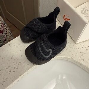 Nike Black Baby Swoosh 1 Walker Shoes